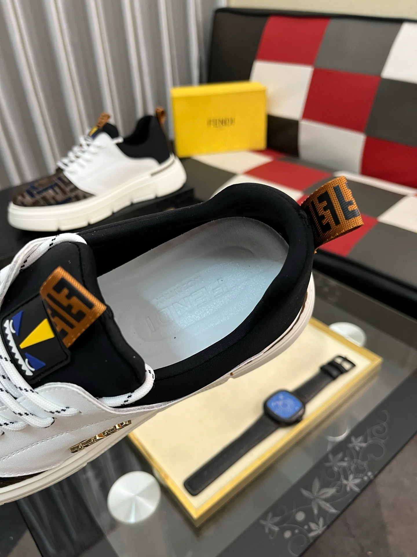 Men's Men's Shoes💰420⌚️⌚️[FENDI] Fendi's classic and comfortable men's, this complex sneaker is made of soft calfskin➕genuine leather lining➕original ultra-light rubber material with rough outsole. This unique light style is suitable for the casual and refined sensibility of this season. It is comfortable and natural on the feet. It is an everyday style for casual travel in autumn and winter! Code number: 38-442️⃣Colors available